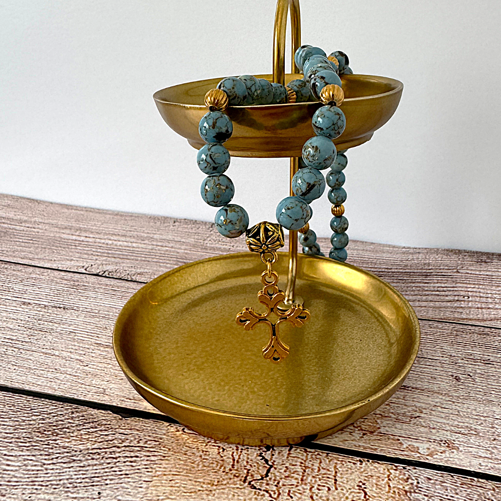 Mens Sky Blue Howlite and Shell Necklace With Gold Cross On A gold Tray