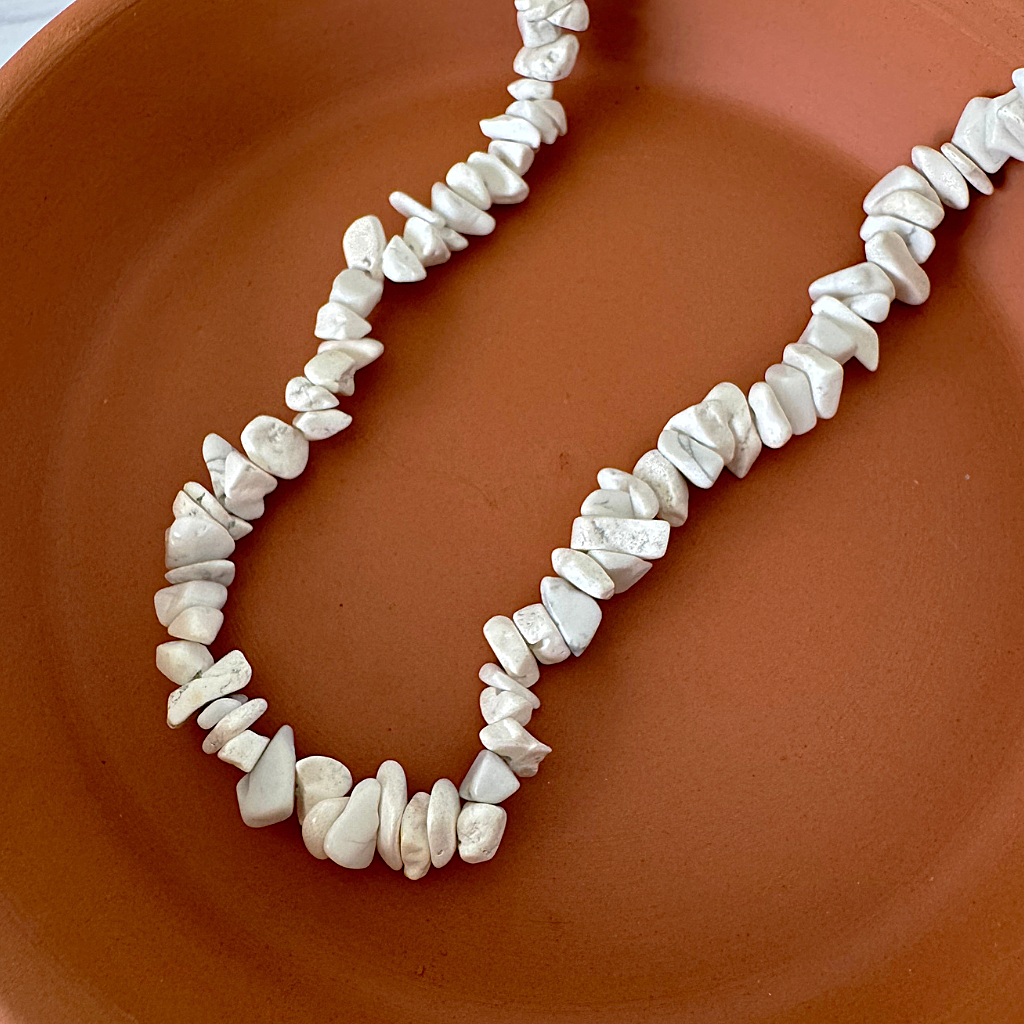 Mens White Howlite Chip Necklace