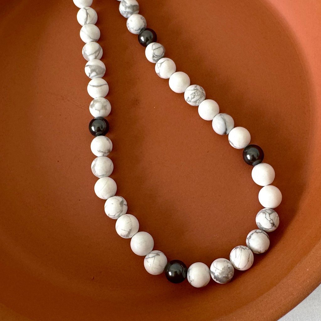 Mens White Howlite and Gray Pearl Beaded Necklace