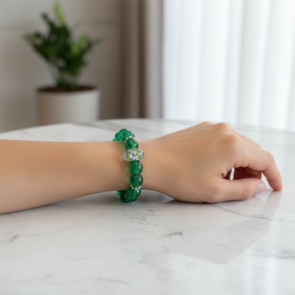 Green Glass and Flower Beaded Bracelet.