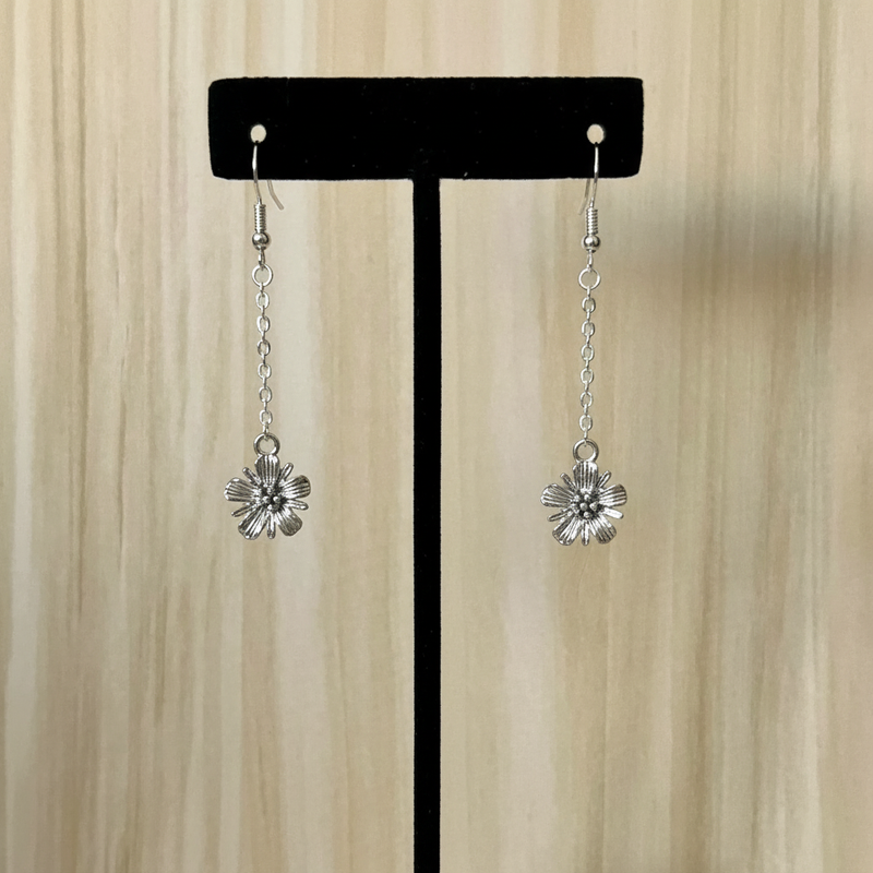 Silver Flower Dangle Earrings.