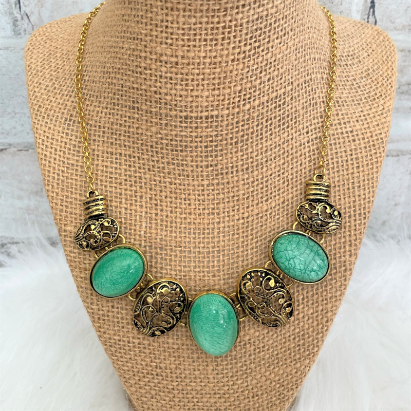 Green and Gold Oval Link Collar Necklace