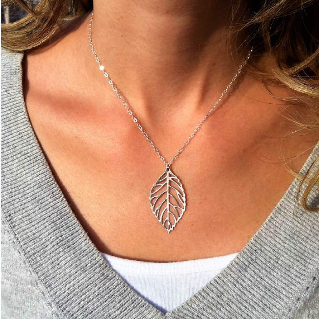 Cut Out Pendant Necklace in Silver
