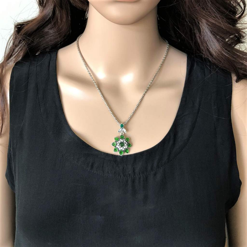 Green Vintage Silver Flower Pendant Necklace-Green,Silver Necklaces