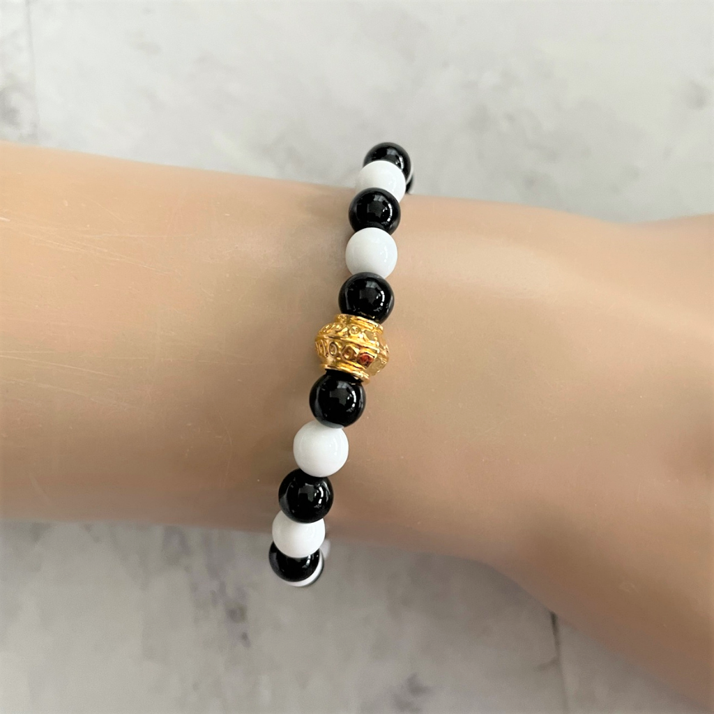 Black Onyx and White Czech Beaded Bracelet With Gold Accent Bead