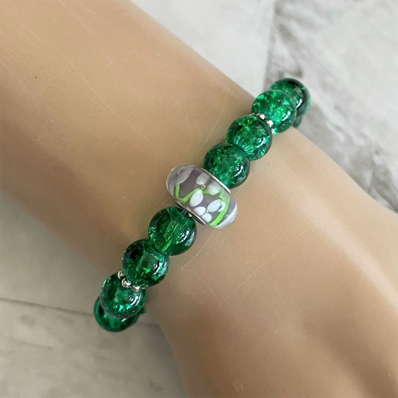 Green Glass and Flower Beaded Bracelet