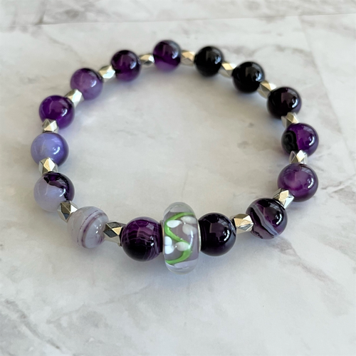 Purple Agate and Flower Center Bead Bracelet